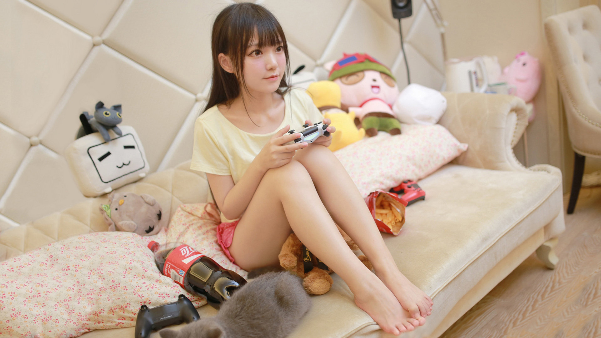 那不勒斯锋线双星配合默契屡建奇功，那不勒斯位置